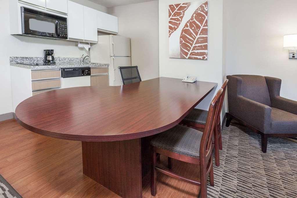 MainStay Suites Detroit Auburn Hills Chambre photo