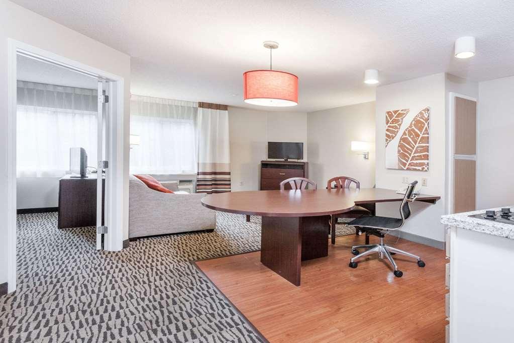 MainStay Suites Detroit Auburn Hills Chambre photo