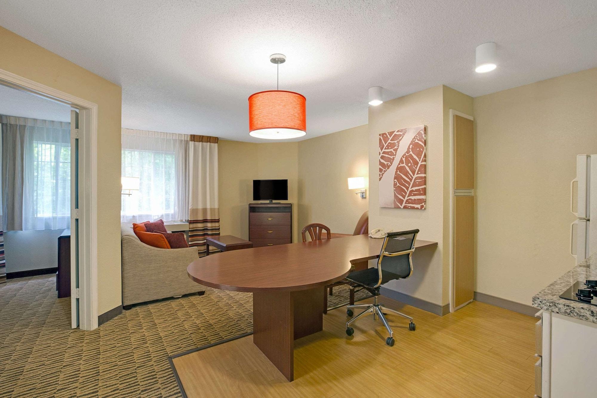 MainStay Suites Detroit Auburn Hills Extérieur photo