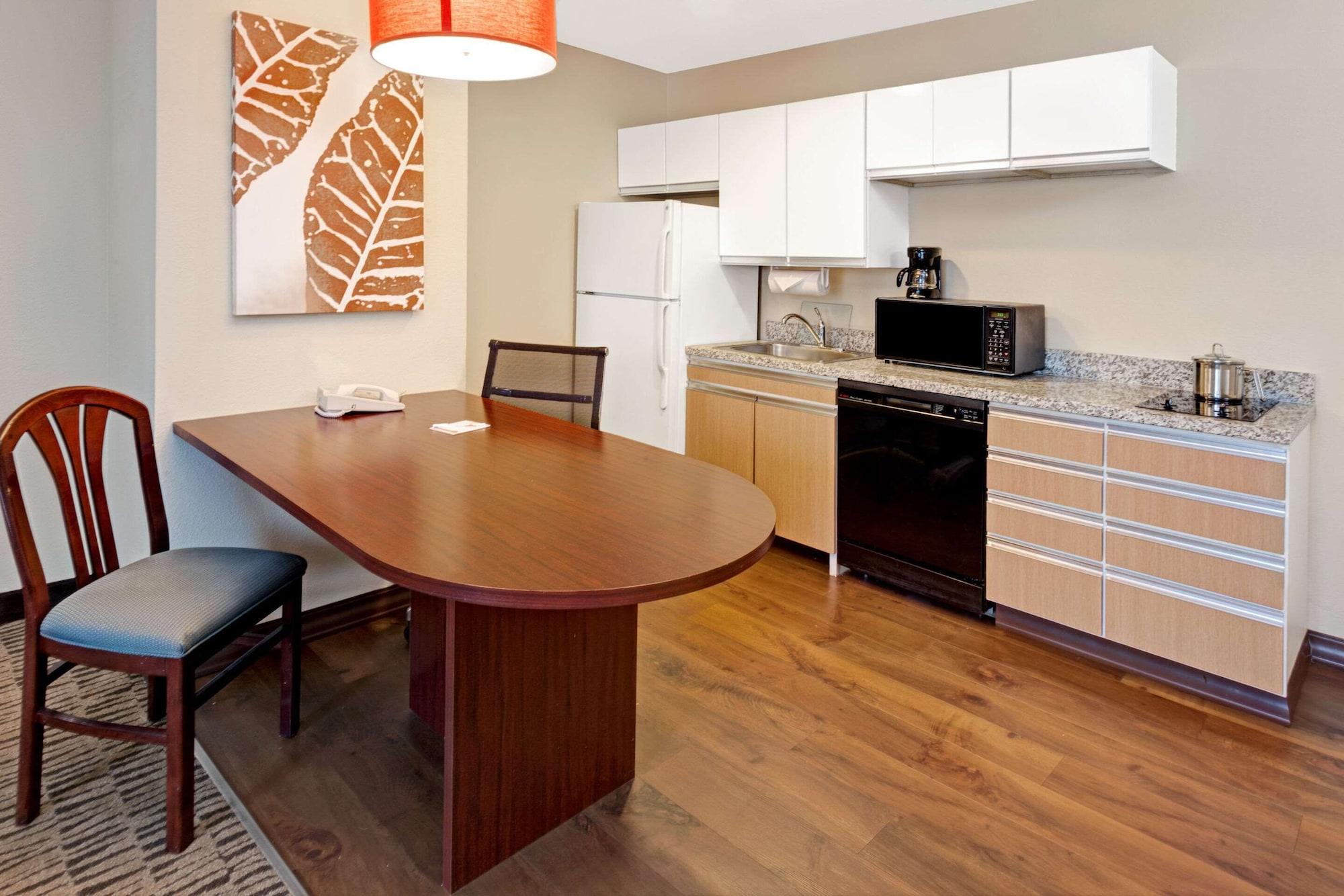 MainStay Suites Detroit Auburn Hills Extérieur photo