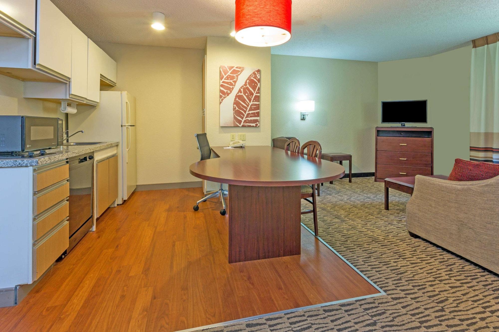MainStay Suites Detroit Auburn Hills Extérieur photo