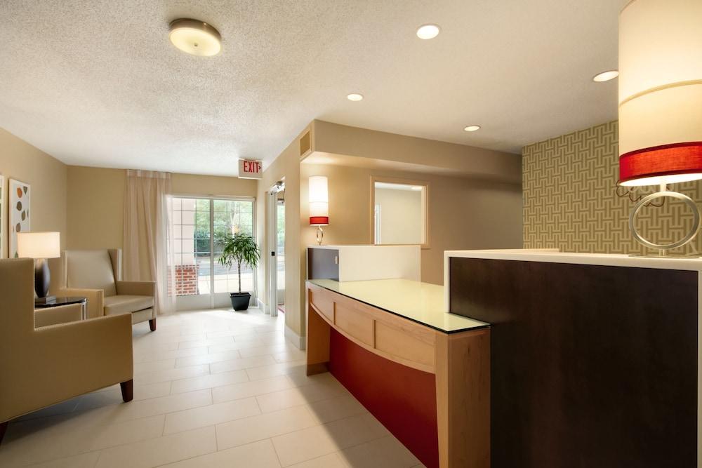 MainStay Suites Detroit Auburn Hills Extérieur photo